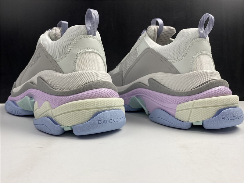Ba*len*cia*ga triple s