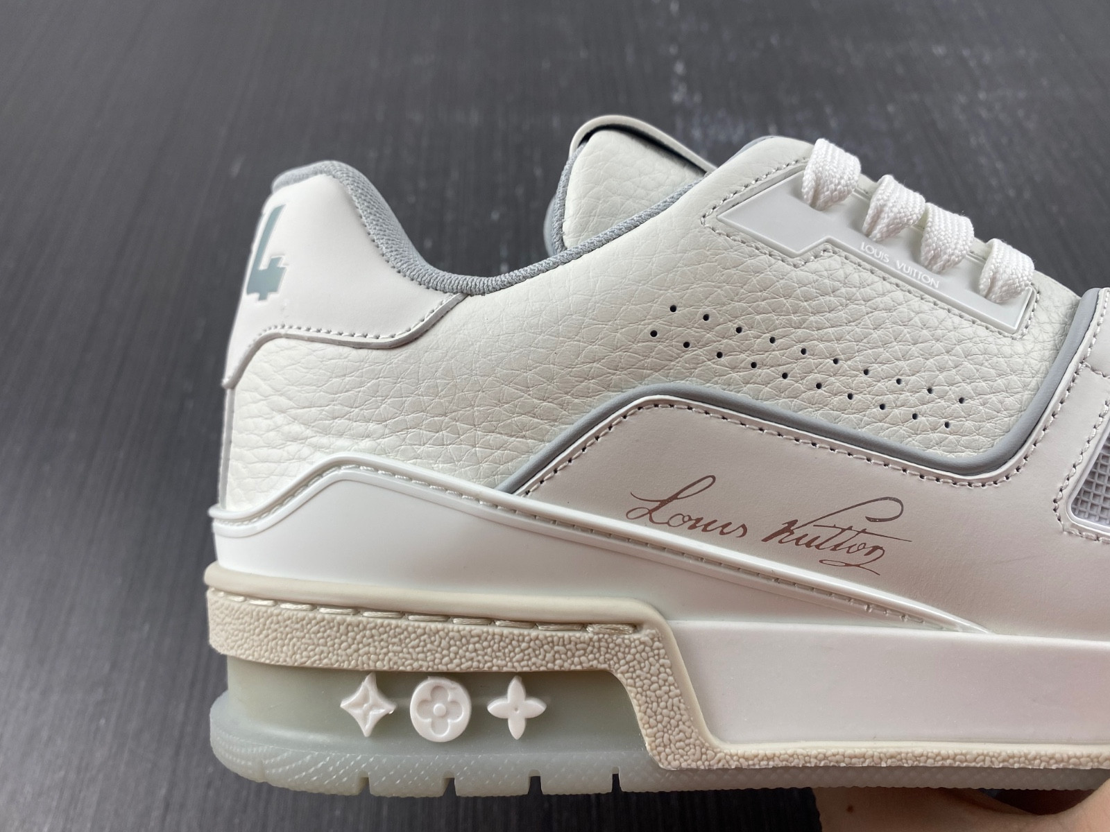 lwe sneaker