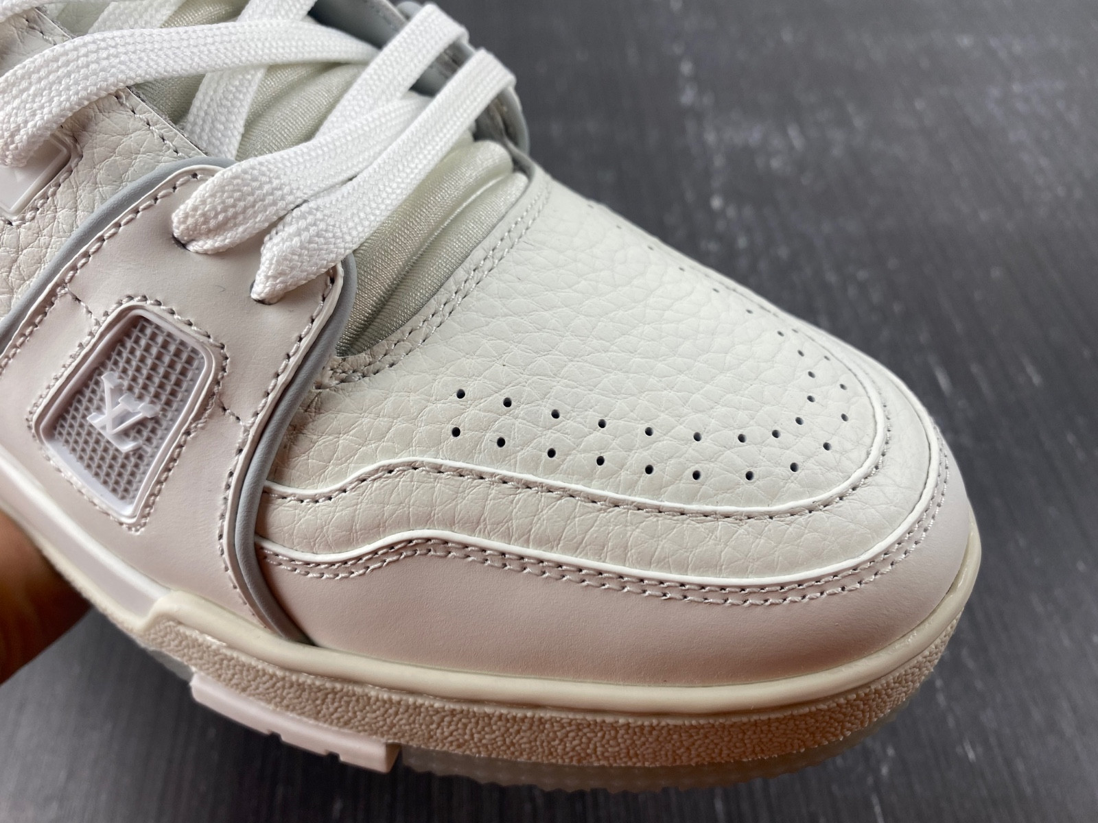 lwe sneaker