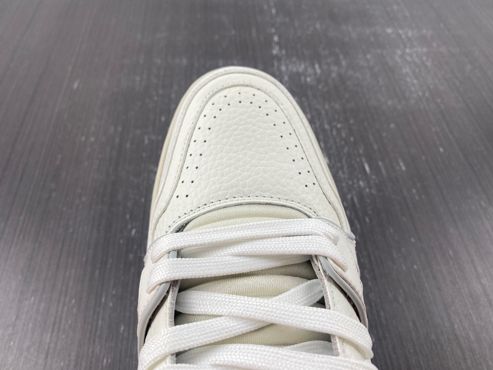 lwe sneaker