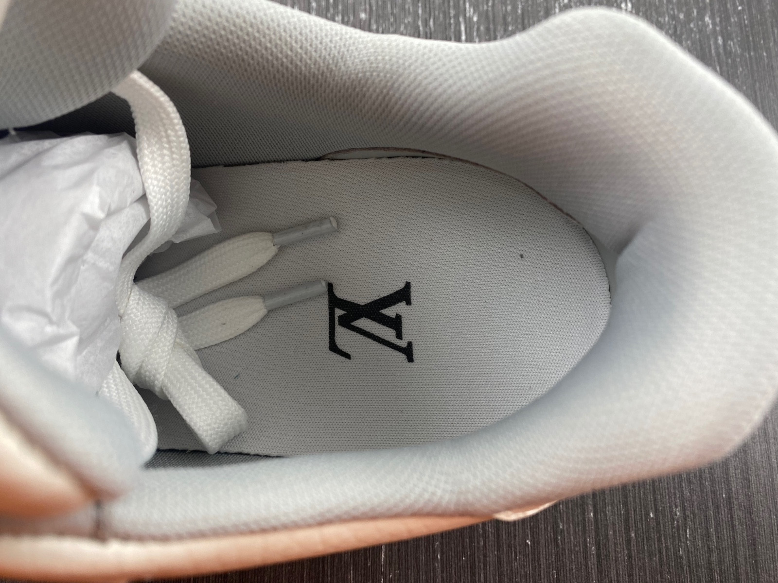 lwe sneaker