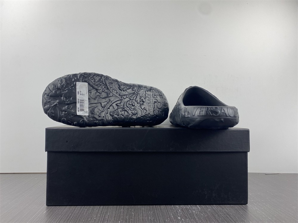 versece slipper