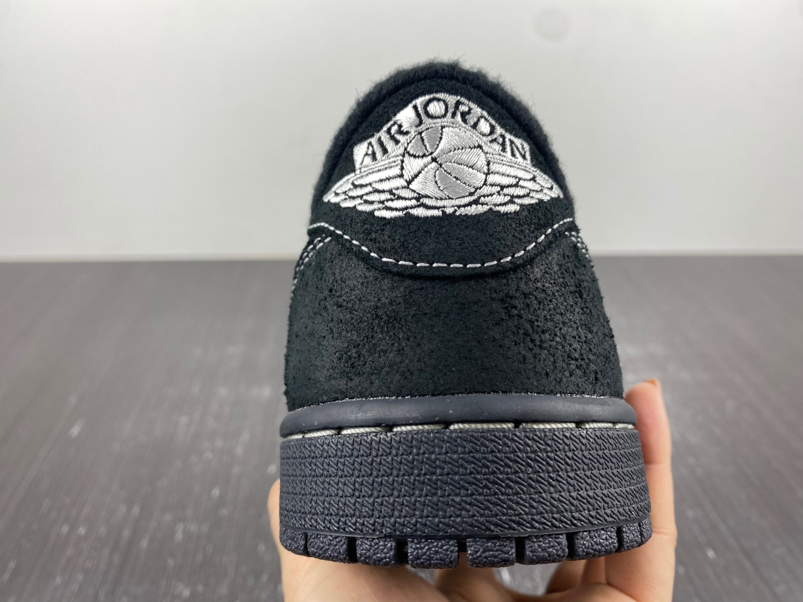 ravis scott x air jordan 1 low “black phantom” dm7866-001