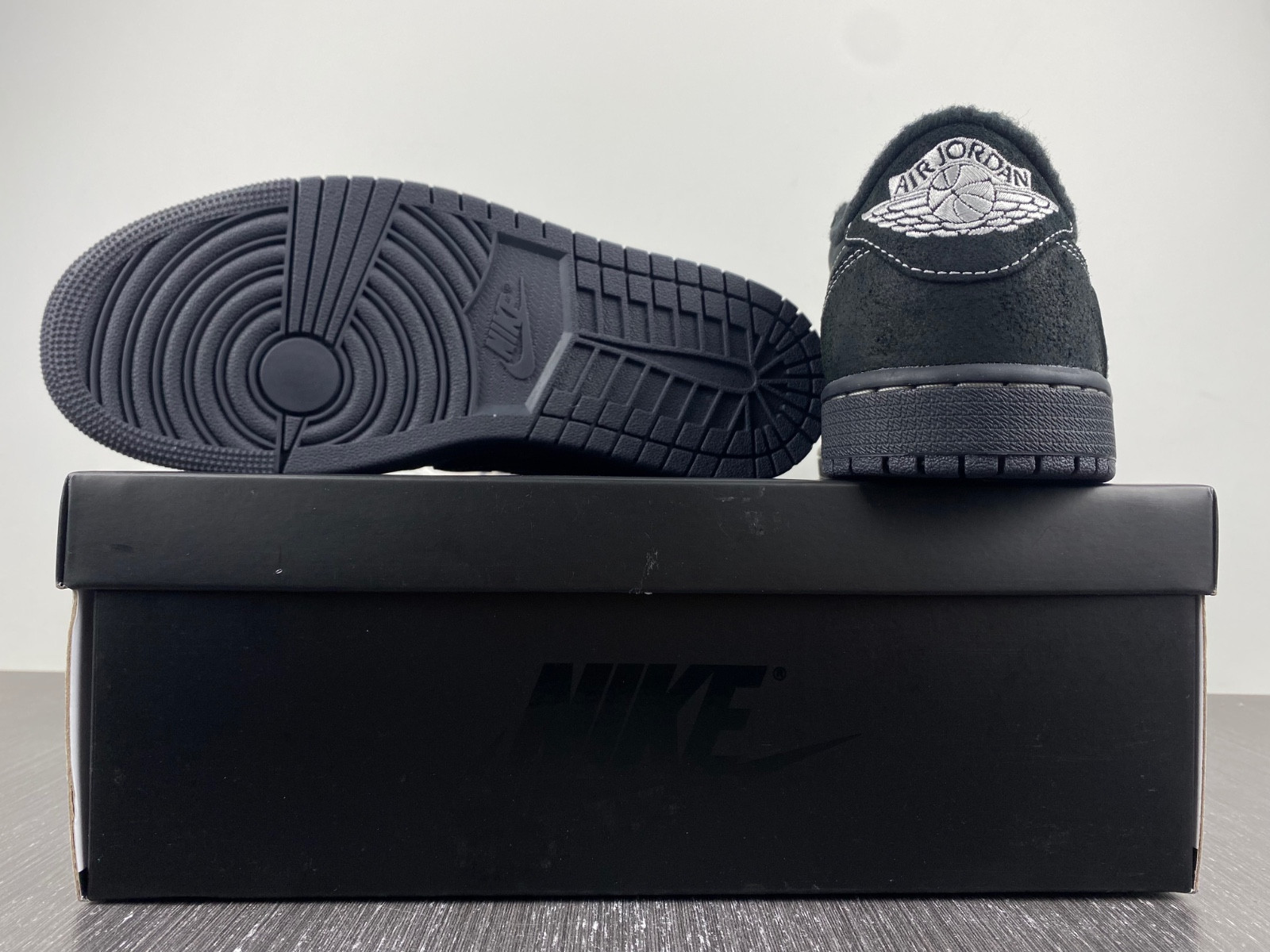 ravis scott x air jordan 1 low “black phantom” dm7866-001