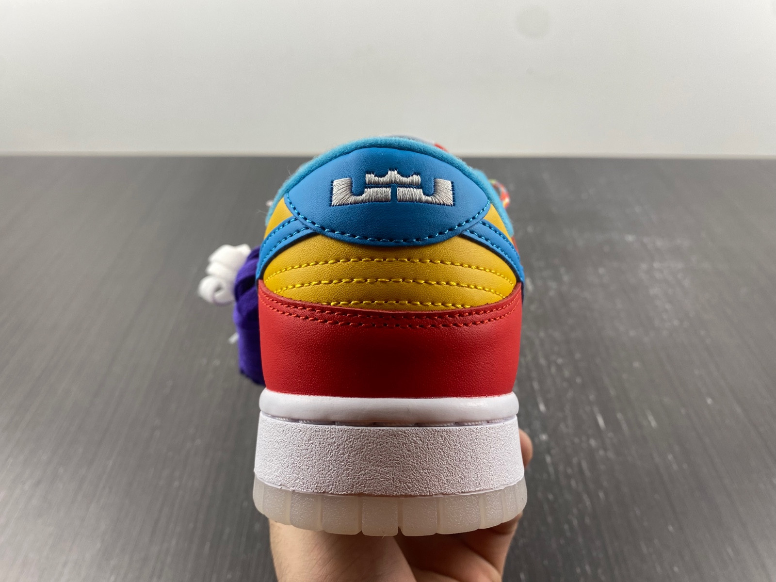 nike dunk low qs lebron james fruity pebbles dh8009-600