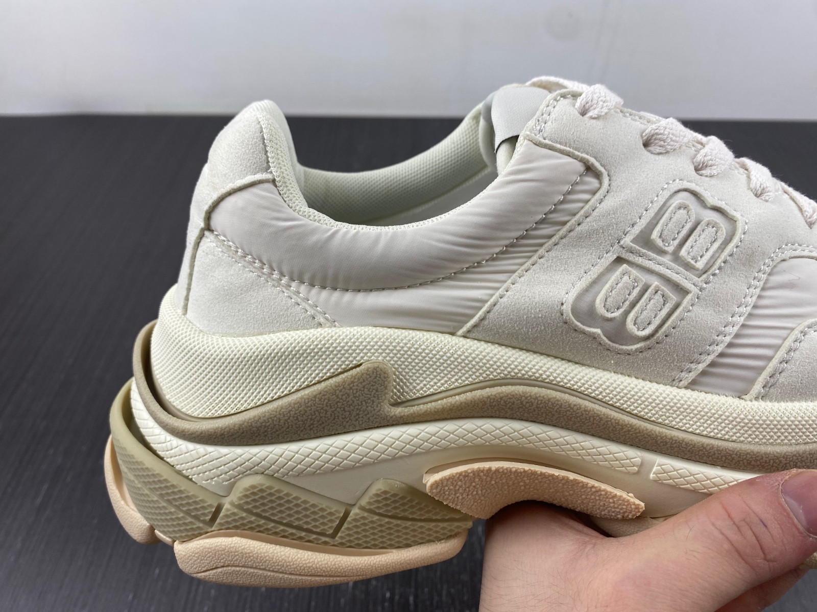 Ba*len*cia*ga triple s