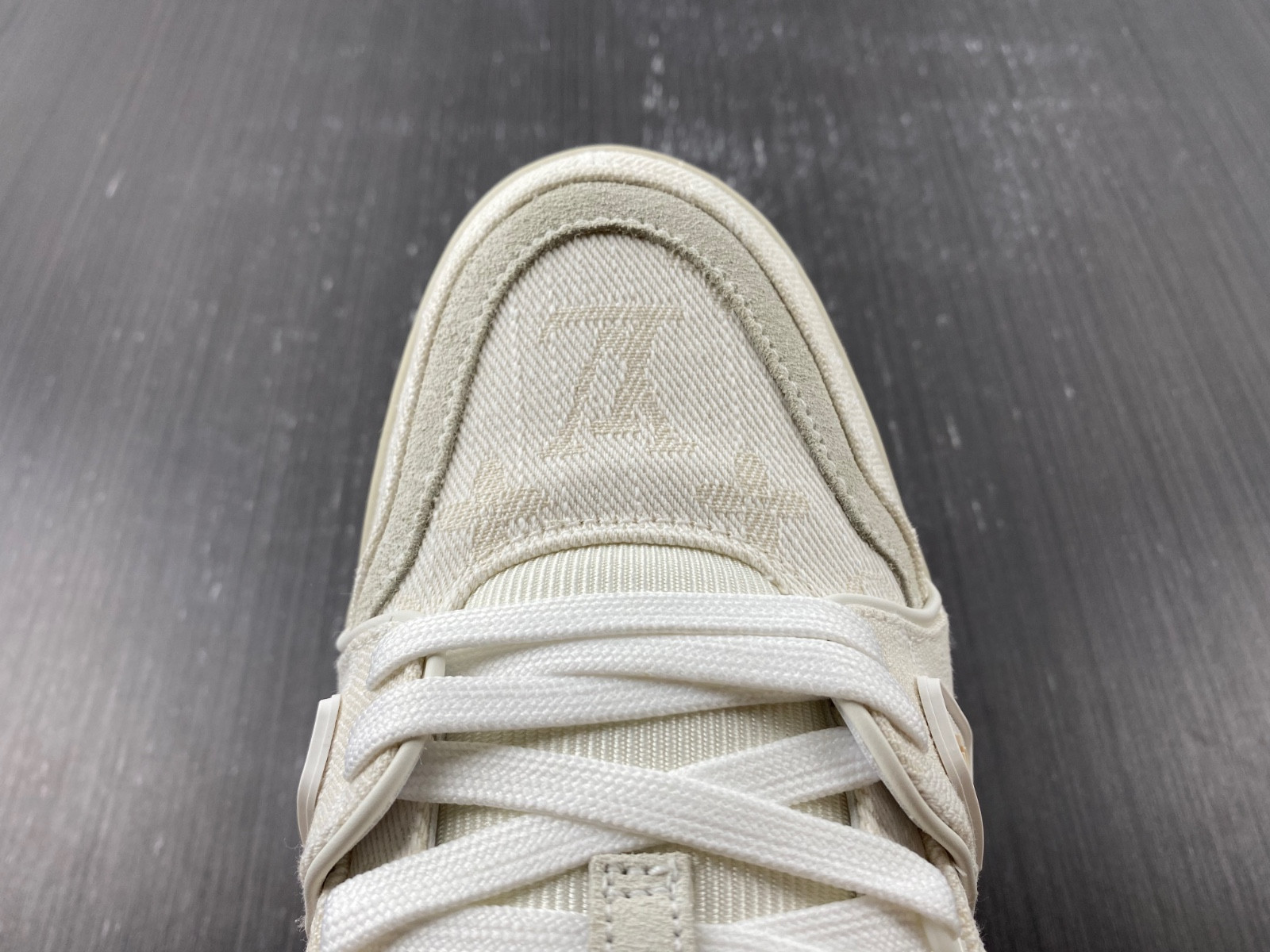 lwe sneaker