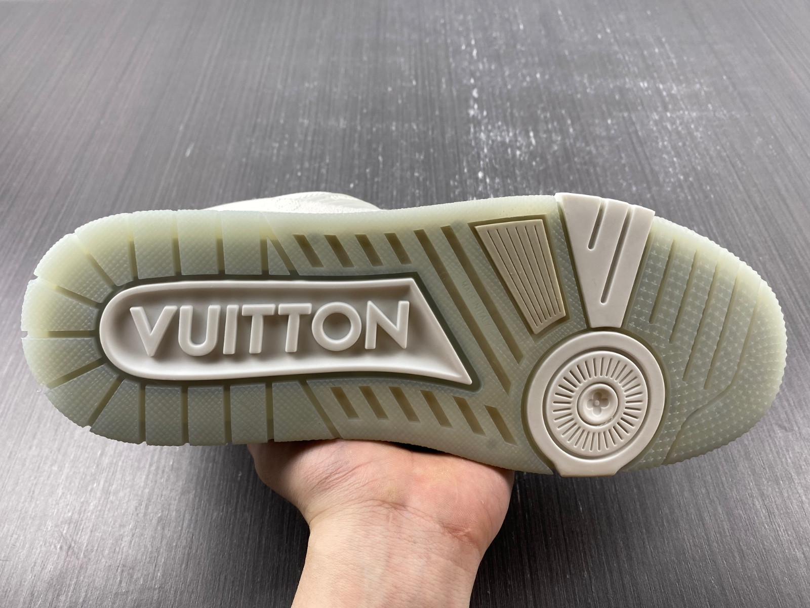 lwe sneaker