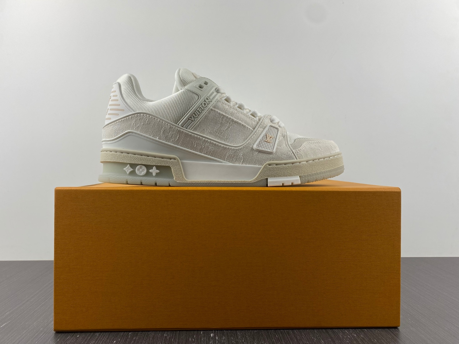 lwe sneaker