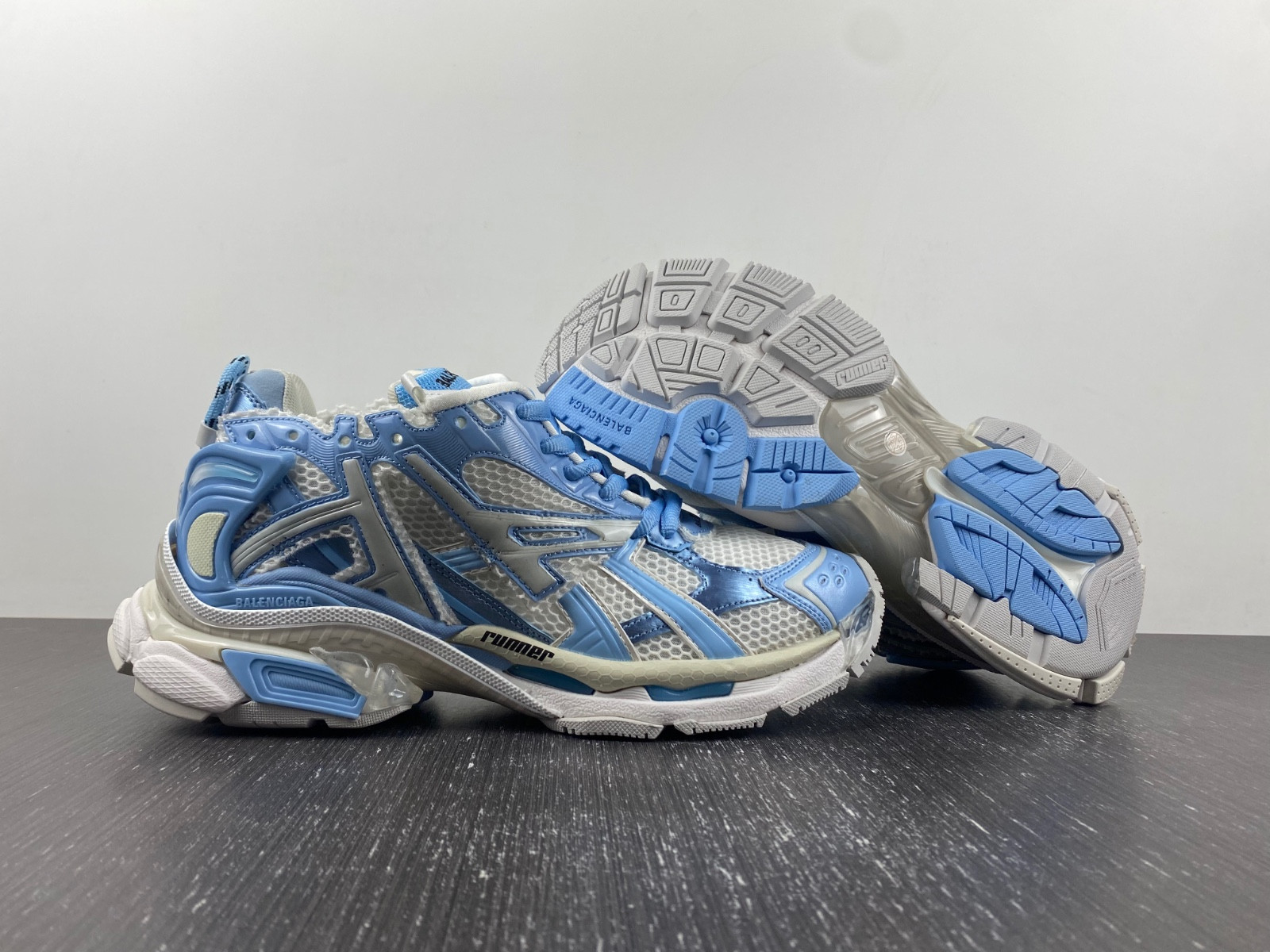 Ba*len*cia*ga runner sneaker