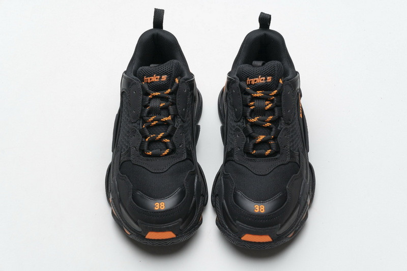 Ba*len*cia*ga triple s