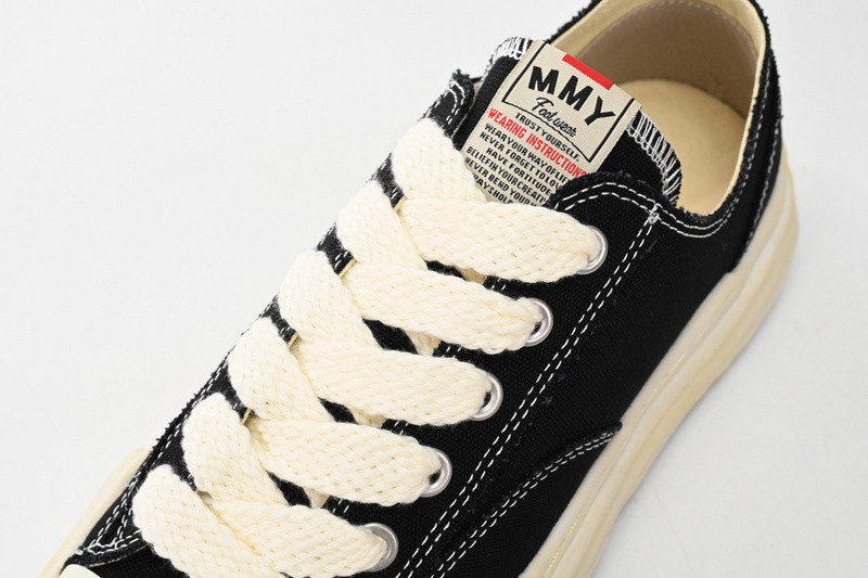 mmy sneaker 0029