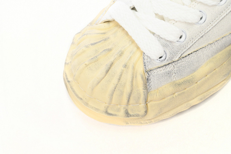 mmy sneaker 0042