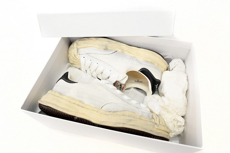 mmy sneaker 0042