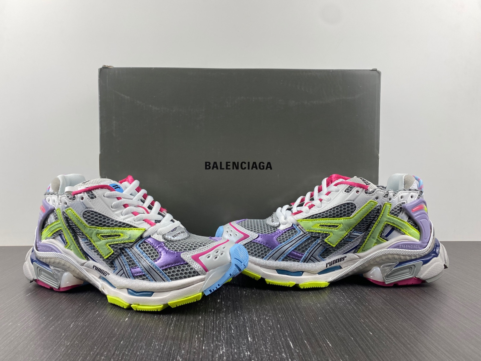 Ba*len*cia*ga runner sneaker
