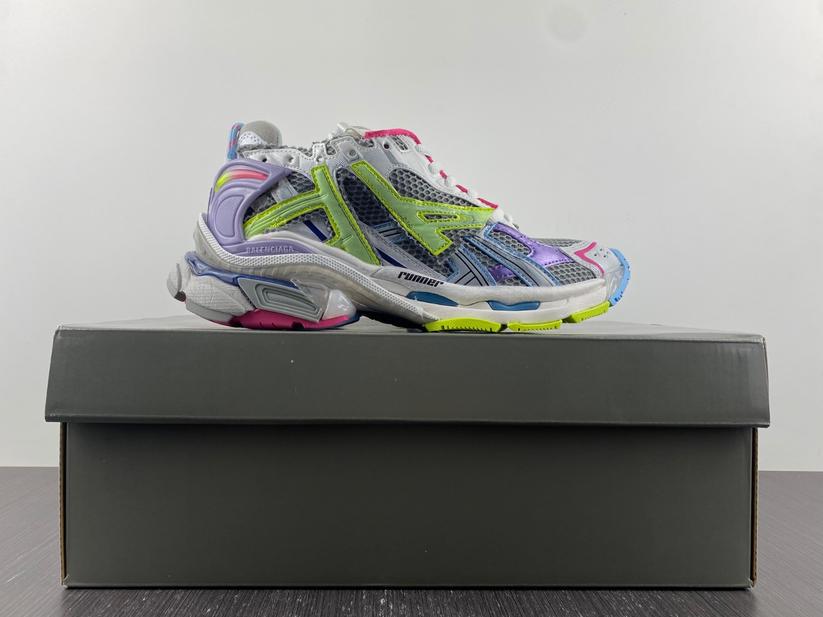 Ba*len*cia*ga runner sneaker