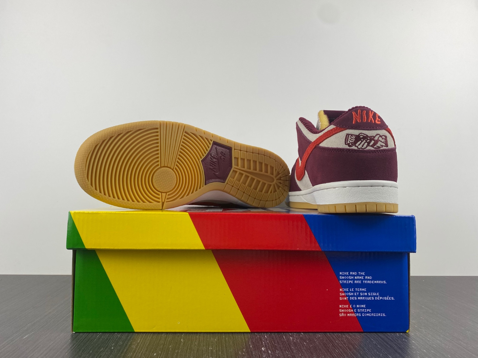 nike sb dunk low "skate like a girl dx4589-600