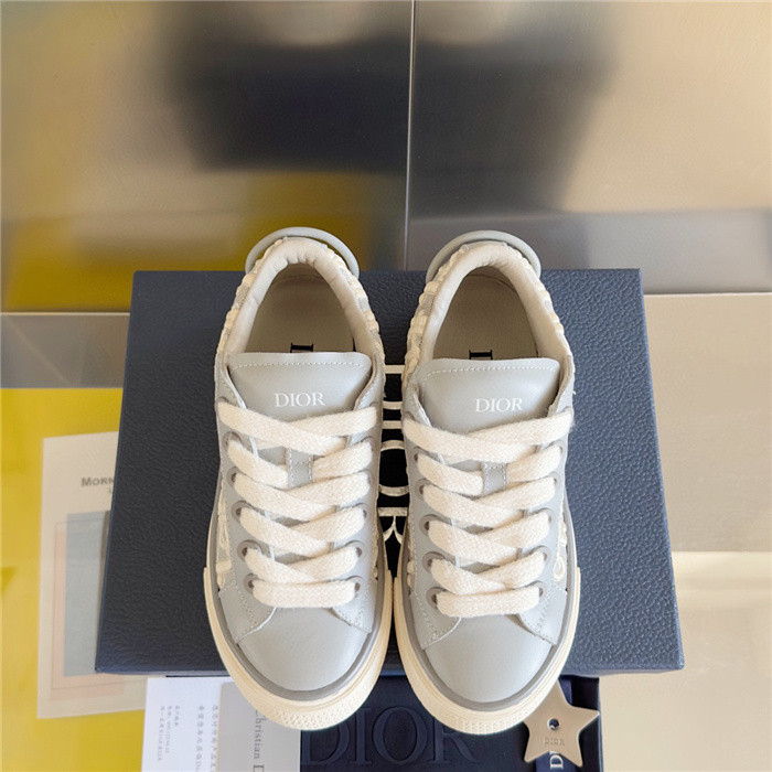 D*or b33 sneaker