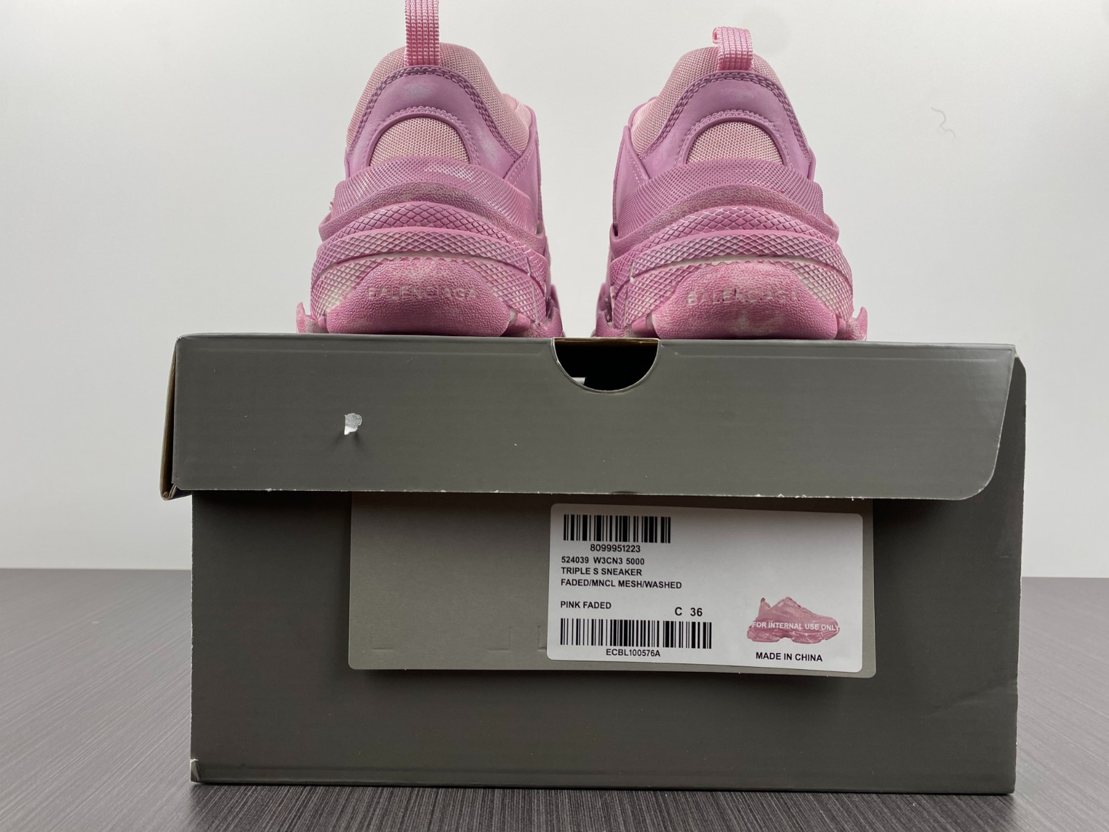 Ba*len*cia*ga triple s pink sneaker