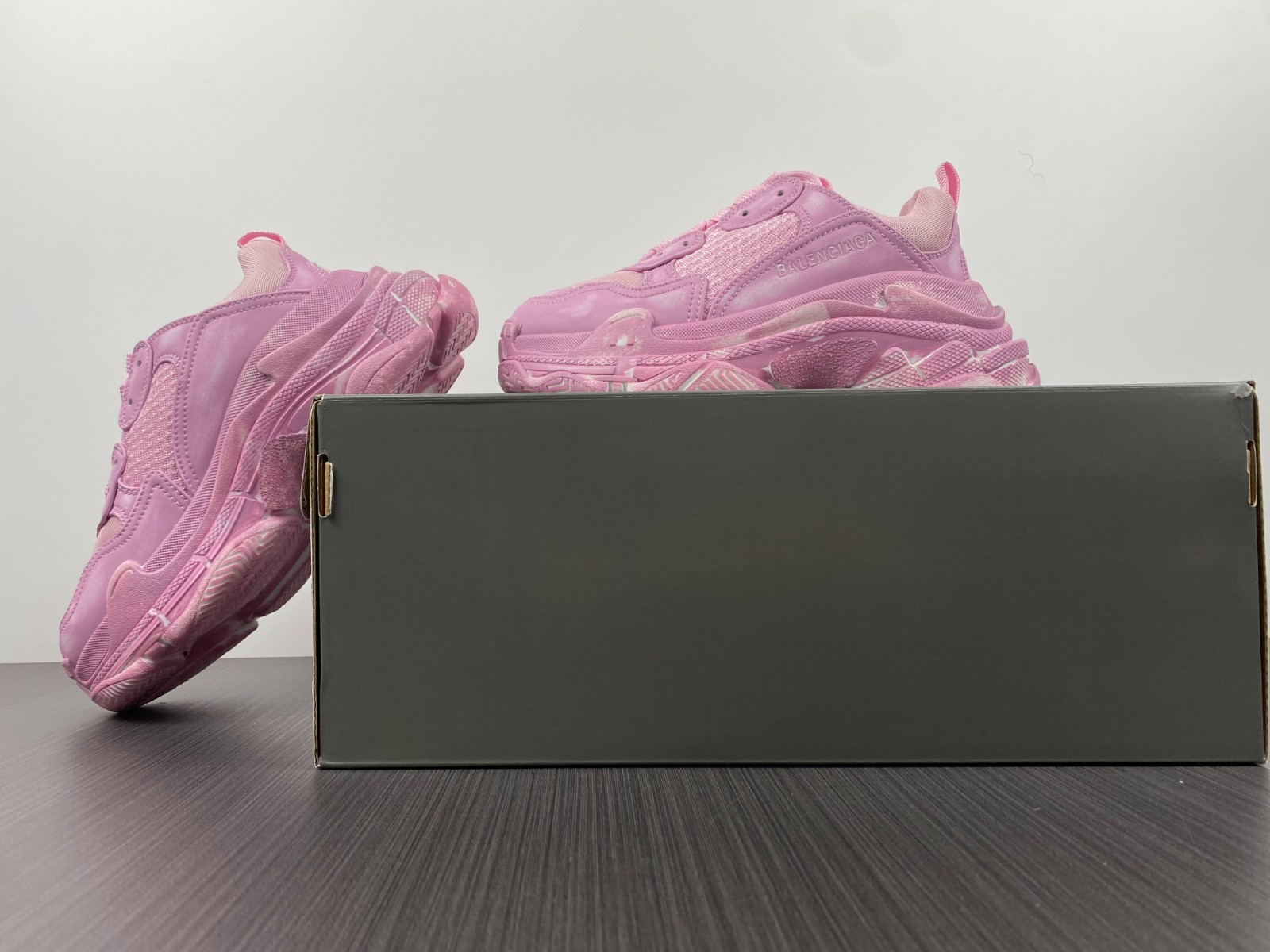 Ba*len*cia*ga triple s pink sneaker