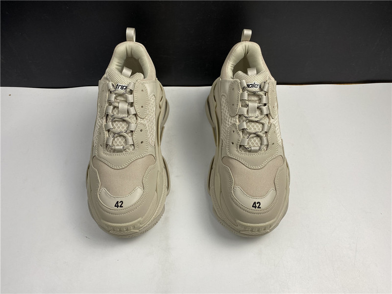 Ba*len*cia*ga triple s