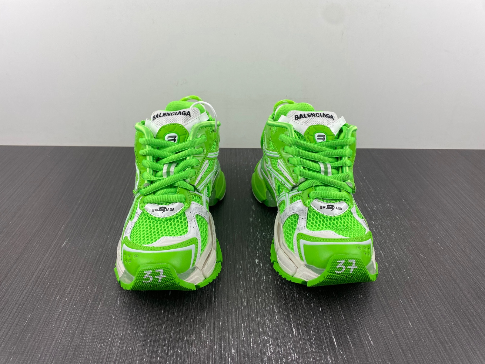 Ba*len*cia*ga runner sneaker