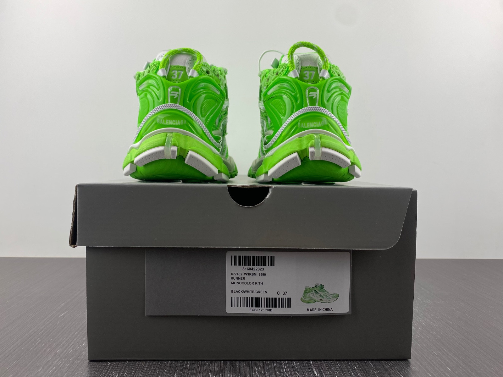 Ba*len*cia*ga runner sneaker