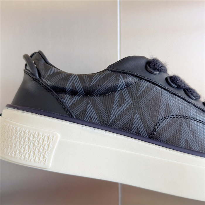 D*or b33 sneaker