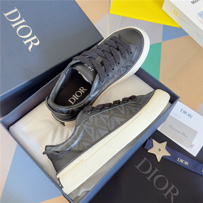D*or b33 sneaker