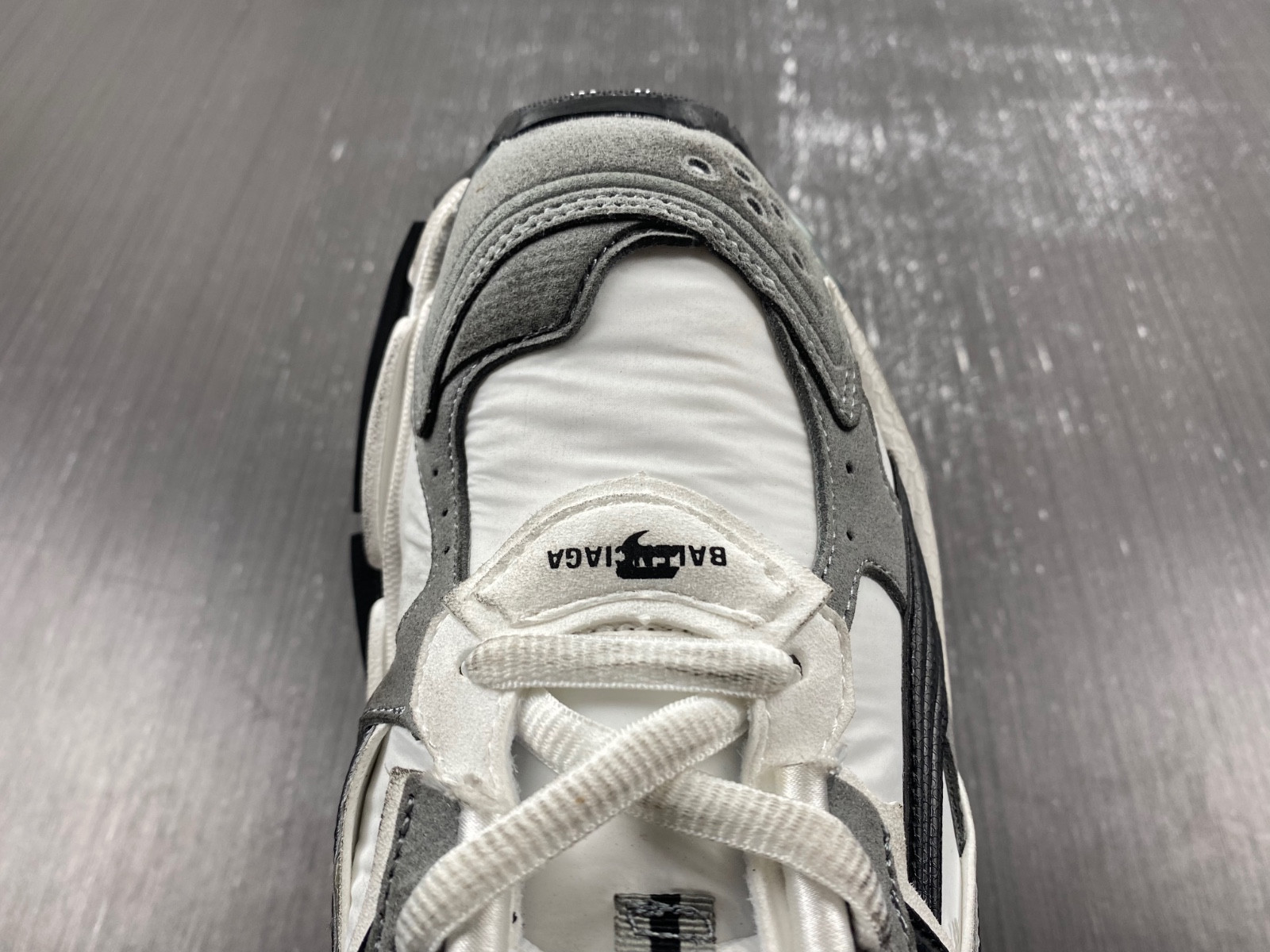 Ba*len*cia*ga runner sneaker in grey/white/black