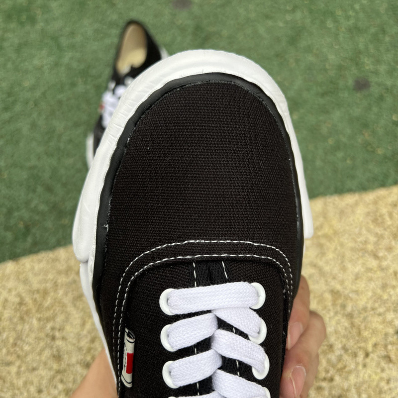 mmy sneaker 0057