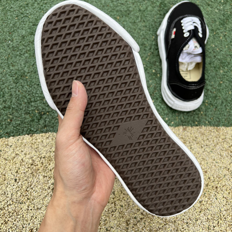 mmy sneaker 0057