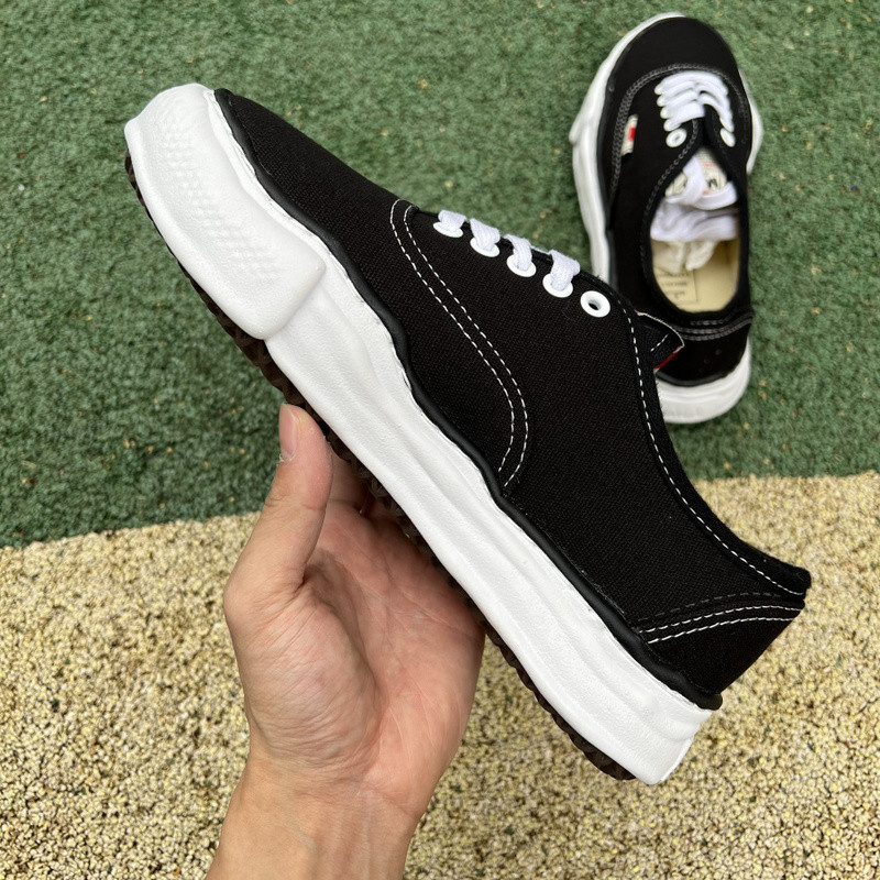 mmy sneaker 0057
