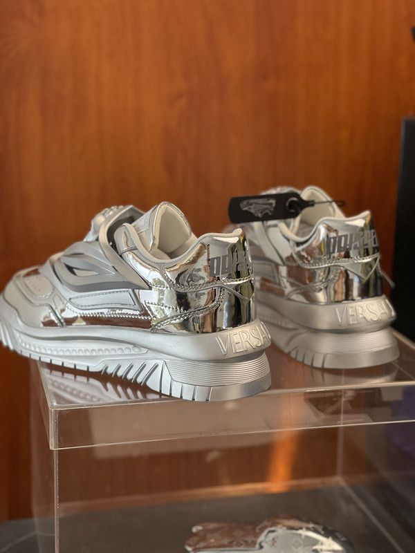 vesace sneakers