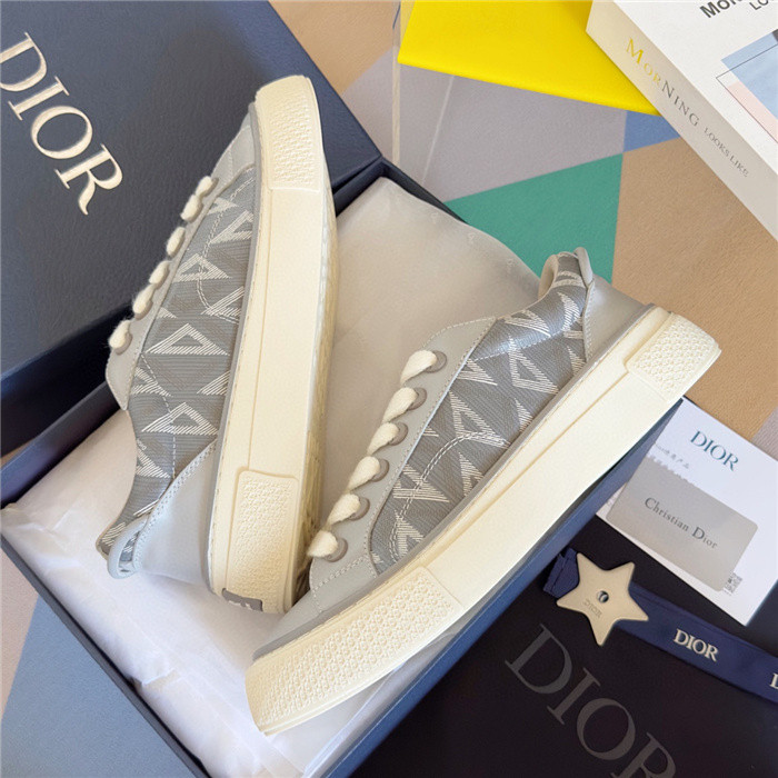 D*or b33 sneaker