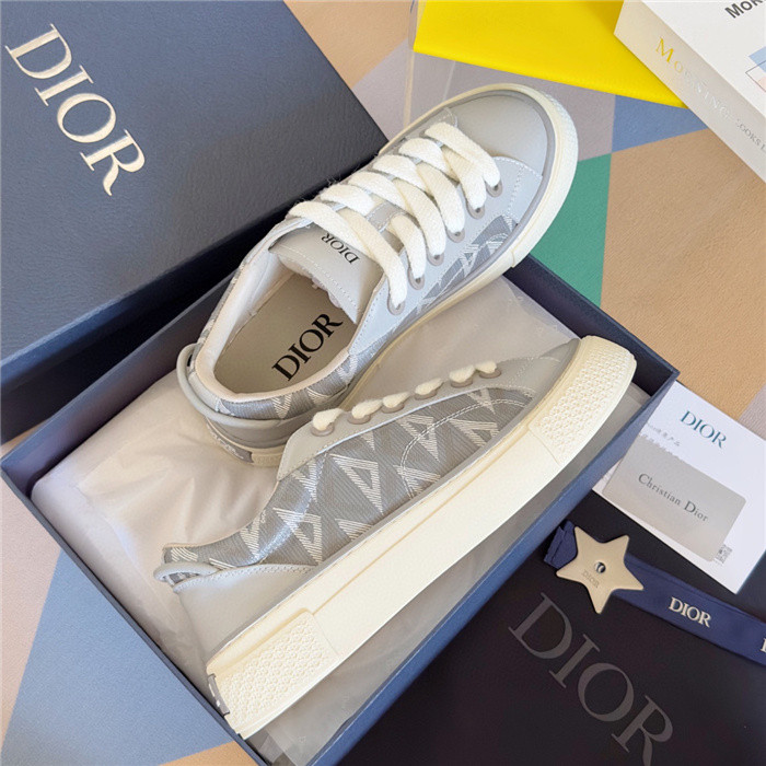 D*or b33 sneaker